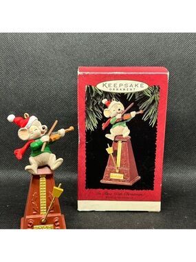 1995 Hallmark "In Time With Christmas" Keepsake ornament wind up movement